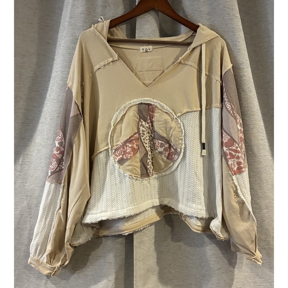 POL Patchwork Peace Sign Top Womens Medium Beige Boho Raw Hem FKT1078A Hoodie